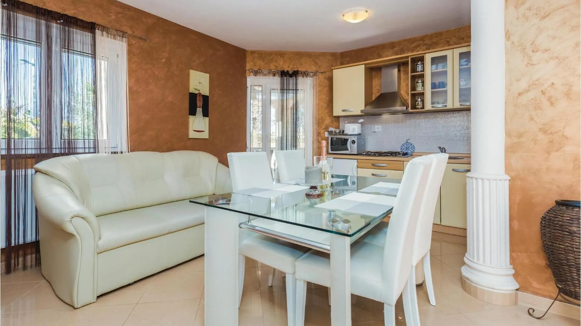 2 Bedroom Nice Apartment In Porec Croazia