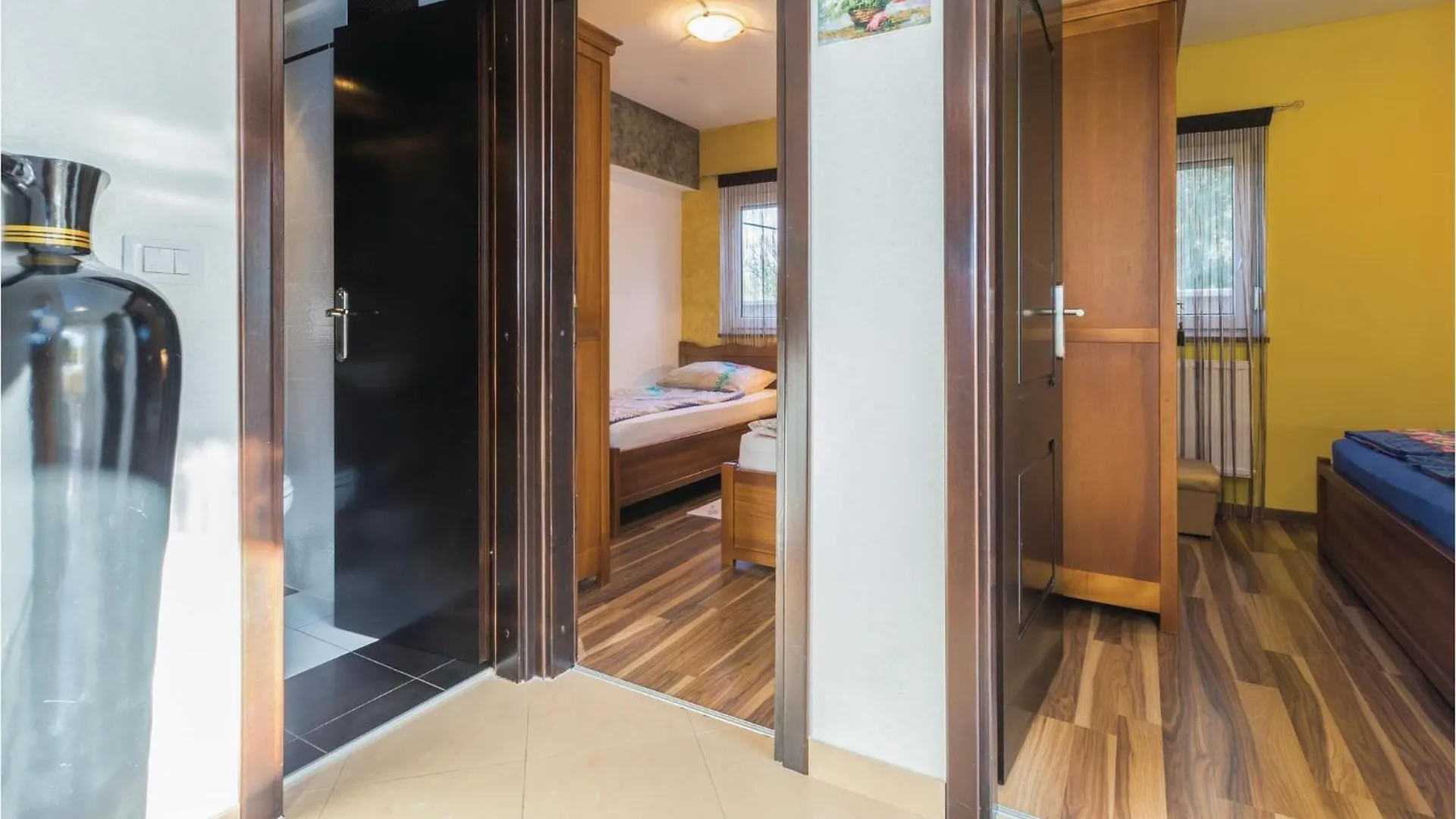 2 Bedroom Nice Apartment In Πόρετς
